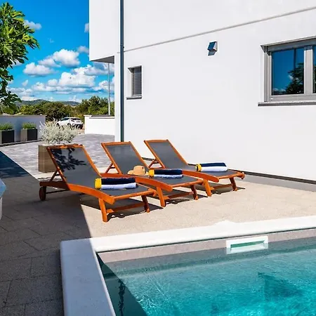 Val Villa Šibenik