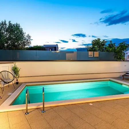 Val Villa